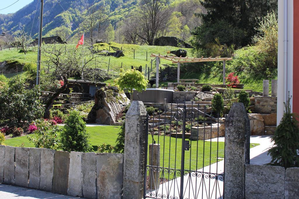 Myverzasca Resort Casa Rossa Brione  Exterior photo