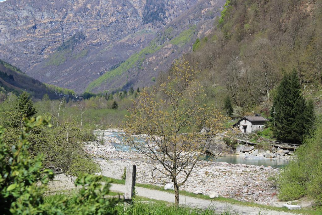 Myverzasca Resort Casa Rossa Brione  Exterior photo